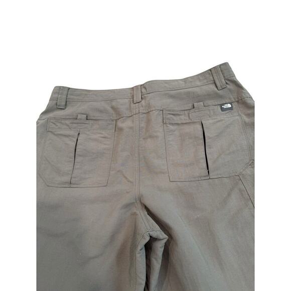 The North Face Cargo Shorts Size 38 7 Pockets Khaki Hiking Athletic 100% Nylon - Picture 2 of 14